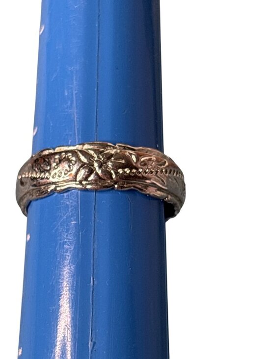 Jewelry - Silvertone Floral Scroll Patterned Ring Size 9.5 Some Metal Wear